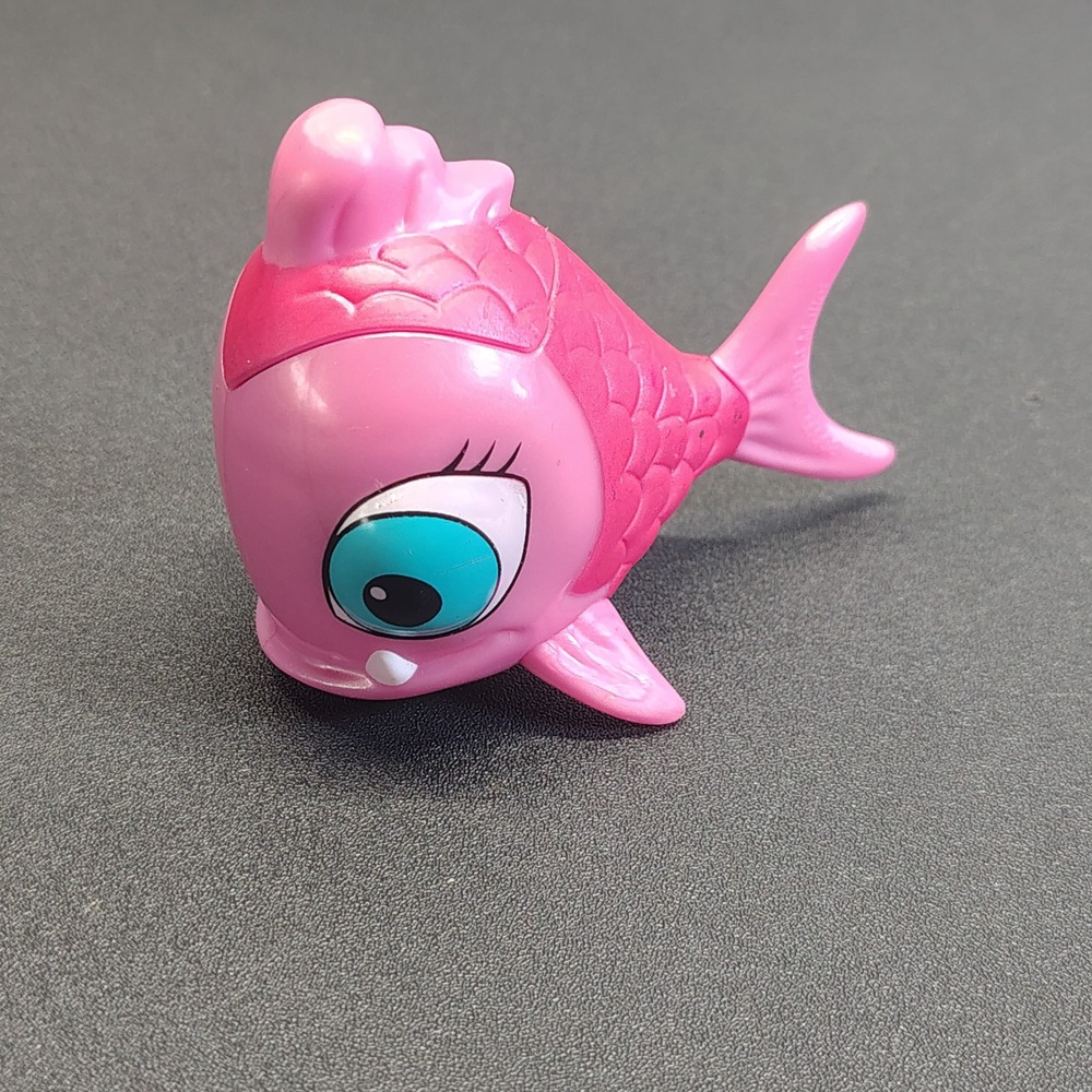 Mattel Monster High Neptuna Pet Figure Kids Pink (Lagoona Blue Fish BDD96)